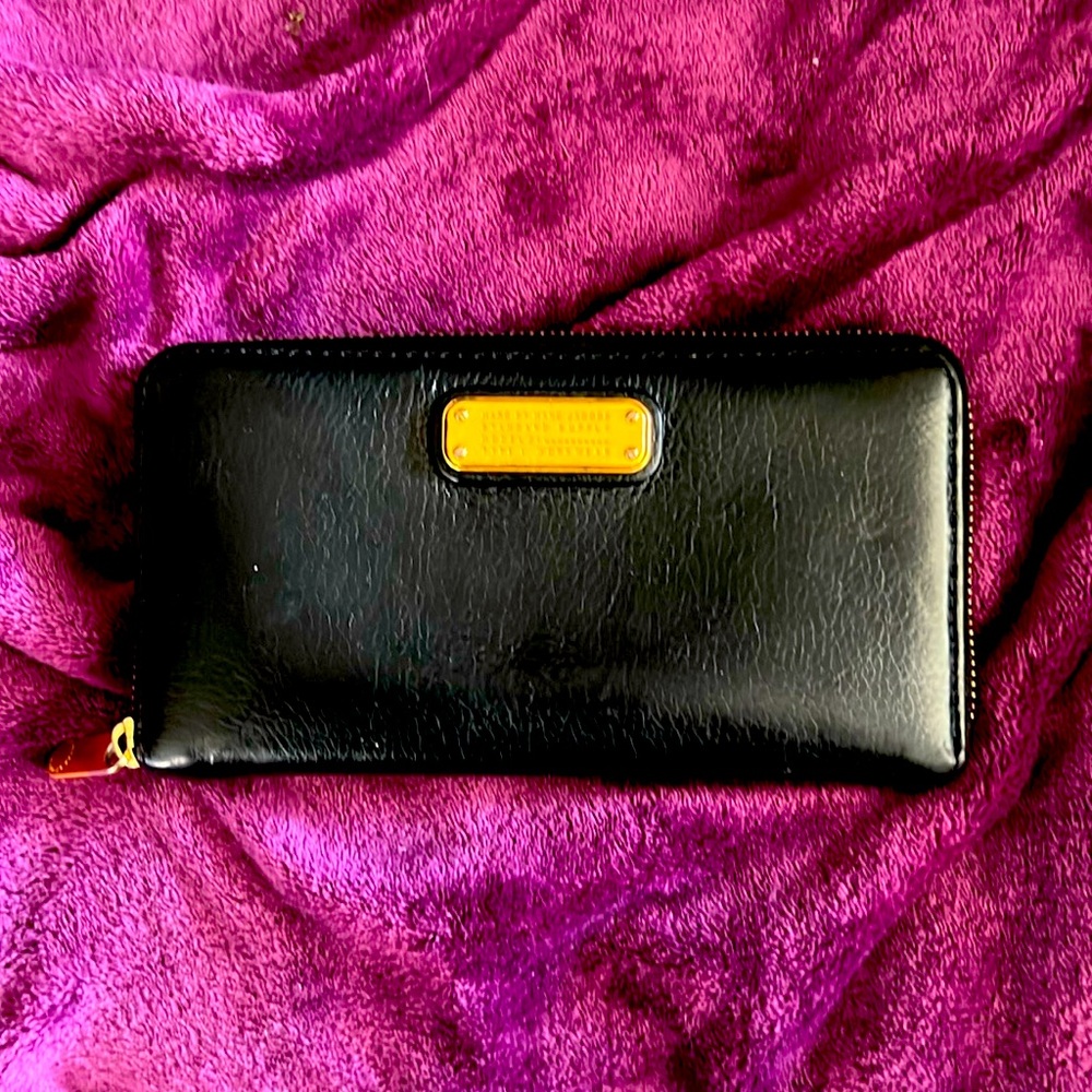 Marc by Marc Jacobs black leather zippered wallet